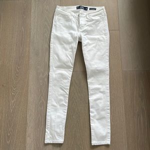 Hollister white jeans. Low rise super skinny. W24 L30